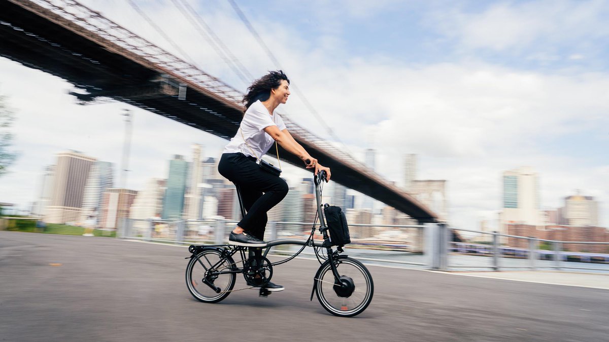 We're excited to have Juliet Scott-Croxford, NA President of <a href="/BromptonBicycle/">Brompton Bicycle</a> presenting the new Electric P Line city bikes at the Ride Review!

🔌 Fast charge battery
⚡️20-sec Brompton fold 
🎈Sub 30 lb weight 

Register for #MMAmerica to see it first!
micromobility.io/events/micromo…