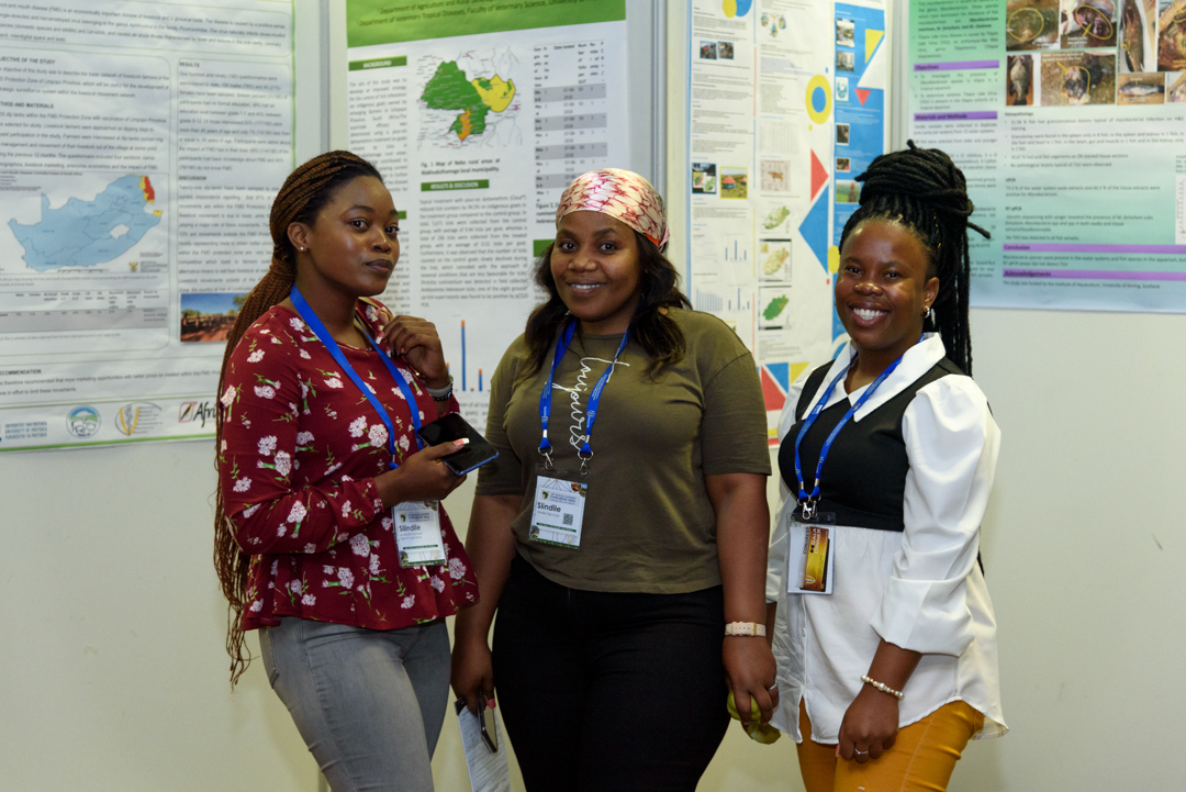 sasvepm's tweet photo. Day 2 of SASVEPM congress: poster time https://t.co/UknKbuJ05j