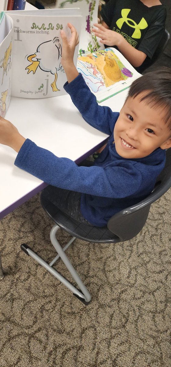 MsMcPhateGISD's tweet photo. Big day here at @mambrinosteam for our Kindergarten friends! We are working on choosing the just right book and checking out with @MambrinoDaisies 💜📚🌼
#plantgrowbloom @granburyisd https://t.co/8qyHaYfXmt