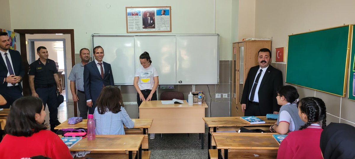 inonumem's tweet photo. Yeni eğitim öğretim yılının başlaması münasebetiyle Kaymakamımız Sayın Tolga USTAOĞLU ve İlçe Milli Eğitim Müdürümüz Sayın Ali TÜRKAL,  Oklubalı Sabri Kahvecioğlu İlk/Ortaokulu'nu ziyaret ettiler @tcmeb @ustaoglutolga @pervin_tore https://t.co/dR9p9TYpww
