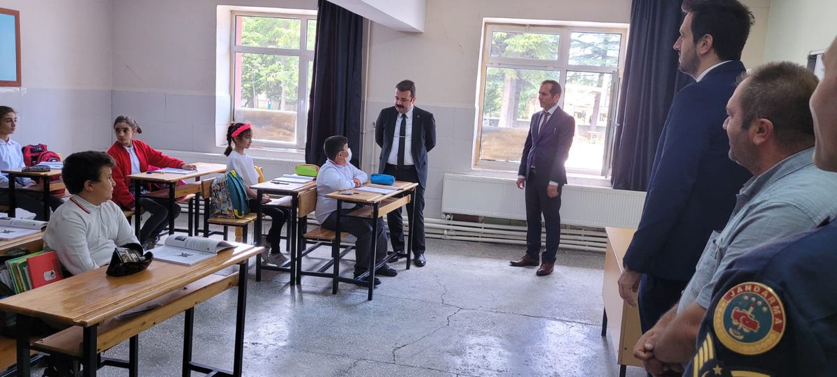inonumem's tweet photo. Yeni eğitim öğretim yılının başlaması münasebetiyle Kaymakamımız Sayın Tolga USTAOĞLU ve İlçe Milli Eğitim Müdürümüz Sayın Ali TÜRKAL,  Oklubalı Sabri Kahvecioğlu İlk/Ortaokulu'nu ziyaret ettiler @tcmeb @ustaoglutolga @pervin_tore https://t.co/dR9p9TYpww
