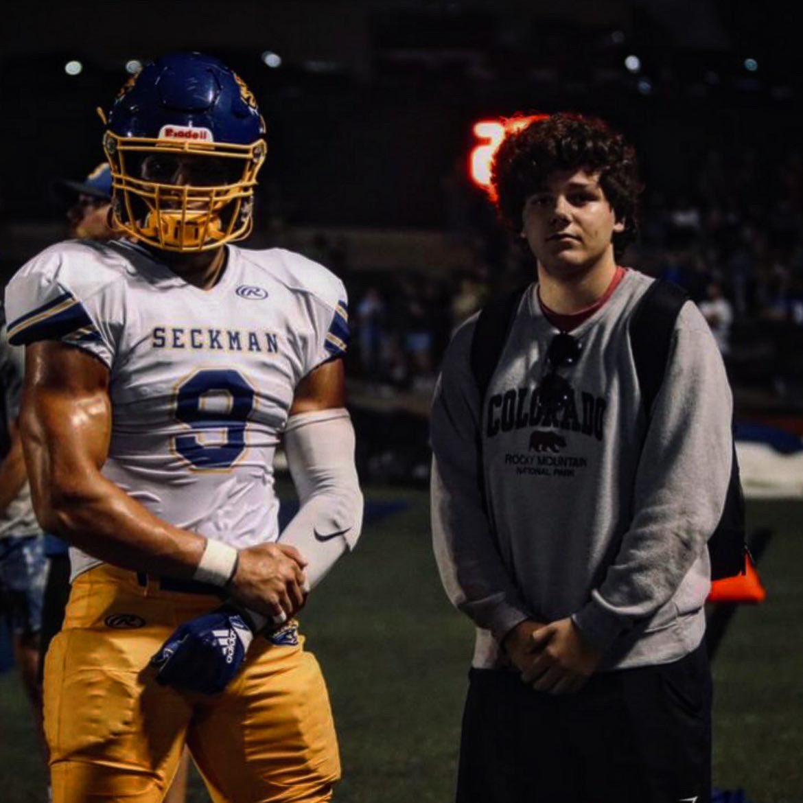 hudl.com/v/2J8Ynf < GAME 2 HIGHLIGHTS / 6’1 230 DE/OLB / 64-6 W VS. NORTHWEST