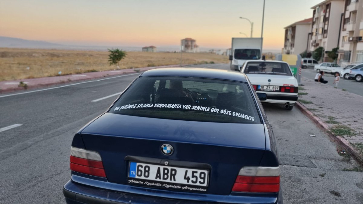 AgaogluMEK's tweet photo. Bu Şehirde Silahla Vurulmakta Var , Seninle Göz Göze Gelmekte ... 

Ben Yakarsam Söndüremezler 😜😂 

#bmw #e36 #asü #aksaraylive #aksaray #aksarayprovince #kesfet #arabayazilari #camyazisi #mek #muhammedeneskeser https://t.co/TDviiXzLsQ