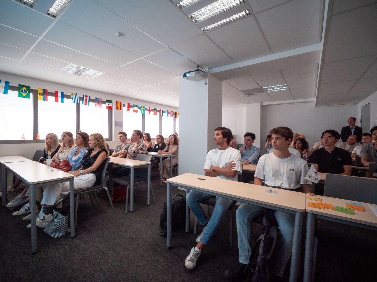 ebs_Paris's tweet photo. C'est la #Rentrée à l'EBS ! Aujourd'hui, nos étudiants de 5e année et de nouveaux étudiants venus des 4 coins du globe viennent de faire leur rentrée à #EBSParis sous le signe de la nouveauté et de l'audace! Nous sommes heureux de tous les retrouver pour cette nouvelle année! 💙 https://t.co/R5m24SkPcs