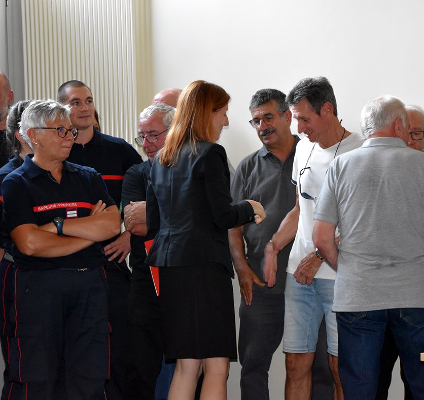Sdis_87's tweet photo. #FeuxDeForêt 🔥🌲🌳
#Gironde
1️⃣ #reception a été organisée au #SDIS87 afin de remercier l’ensemble des personnels impliqués dans les colonnes de renfort de cet été 👨🏻‍🚒👩‍🚒🚒👩‍🏫 #SPP #SPV #PATS #ASPR en présence de @Prefet87 @P_Allard87 @LebloisJC et des élus du #CASDIS87 https://t.co/B6lpg5zG0I