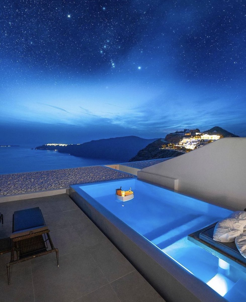 Magical sunset in Santorin Greece 🌙