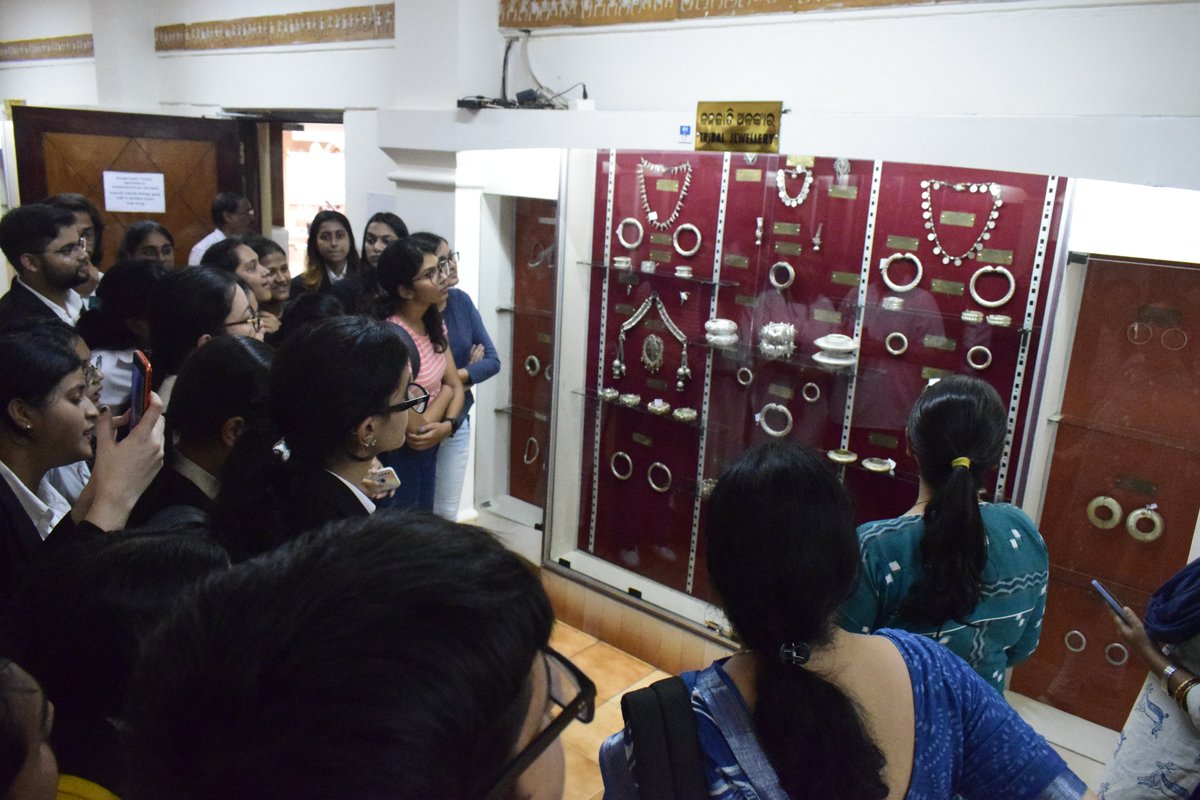 CSA_ksol's tweet photo. Centre for Social Action (CSA) conducted a Field Visit to Odisha State Tribal Museum, Bhubaneswar on 7th Sep, 2022. Students enthusiastically took part in learning the history and culture of the tribes of Odisha. https://t.co/fe5mX0Zr3P