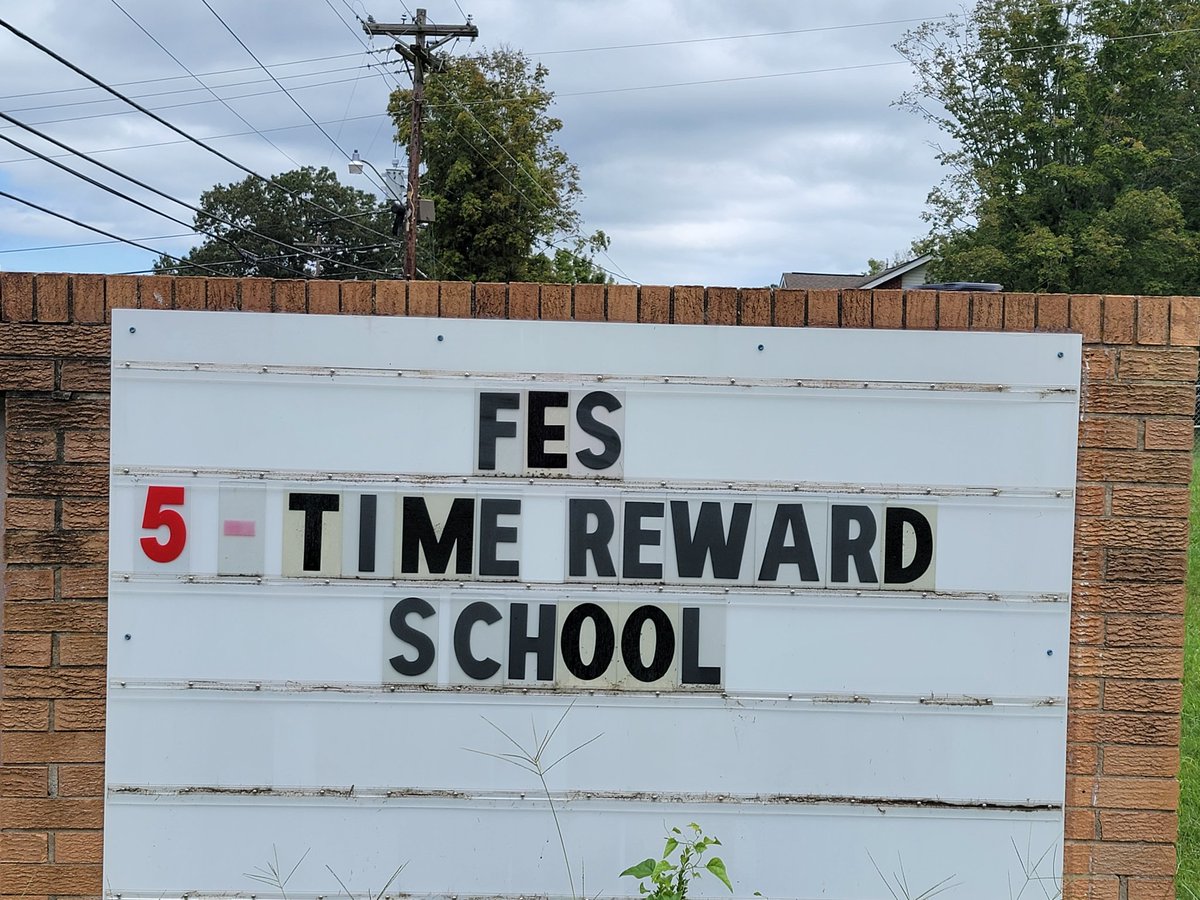 FES has been named a 2022 Reward School!  This is 5th time FES has received this designation.  Congratulations to students, families, faculty and staff!