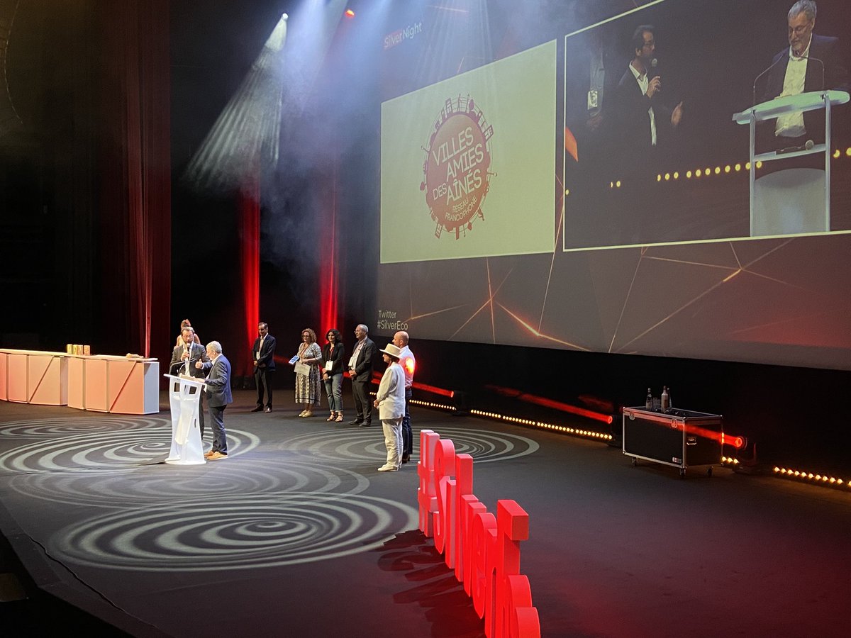 SilverEco_Fr's tweet photo. Cette année les organisateurs ont décidé d’attribuer le prix coup de cœur des organisateurs à un projet riche de sens. Félicitations à #projetvillesamies pour ce prix ! 🎊🏆 https://t.co/D77DrUoQIt