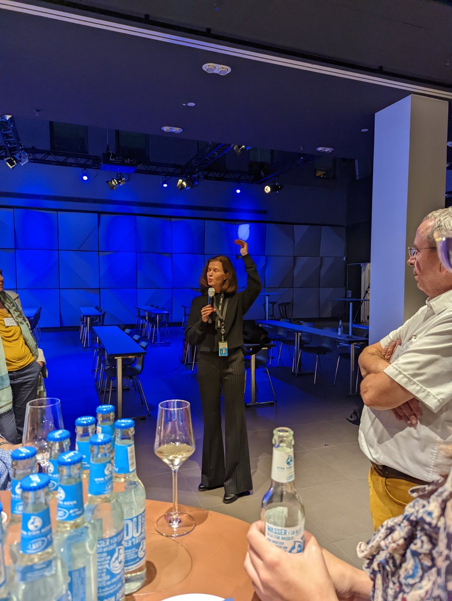 vmajuntke's tweet photo. Ausklang des 1. Konferenztags der #akwi22 mit Dinner in der @Microsoft Eatery und Dinner-Speech von Claudia Alsdorf. 

Und einen schönen Blick auf den #berlinerfernsehturm. https://t.co/8rb7PD0jcU
