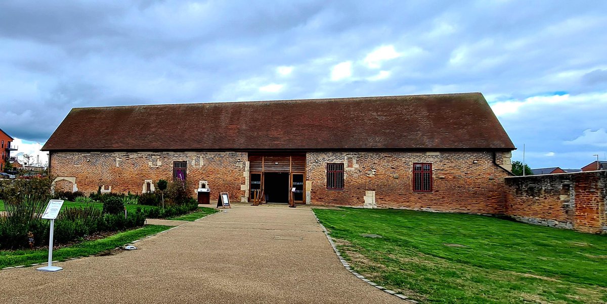 Gloster_Gal's tweet photo. #HeritageOpenDays #gloucester #llanthonysecundapriory #gloucesterhods #quillmaking #brickrange @GloucesterHODs @VisitGloucester @GlosCivicTrust @LlanthonybyGlos @GloucesterBID https://t.co/9UDeFu2FfX