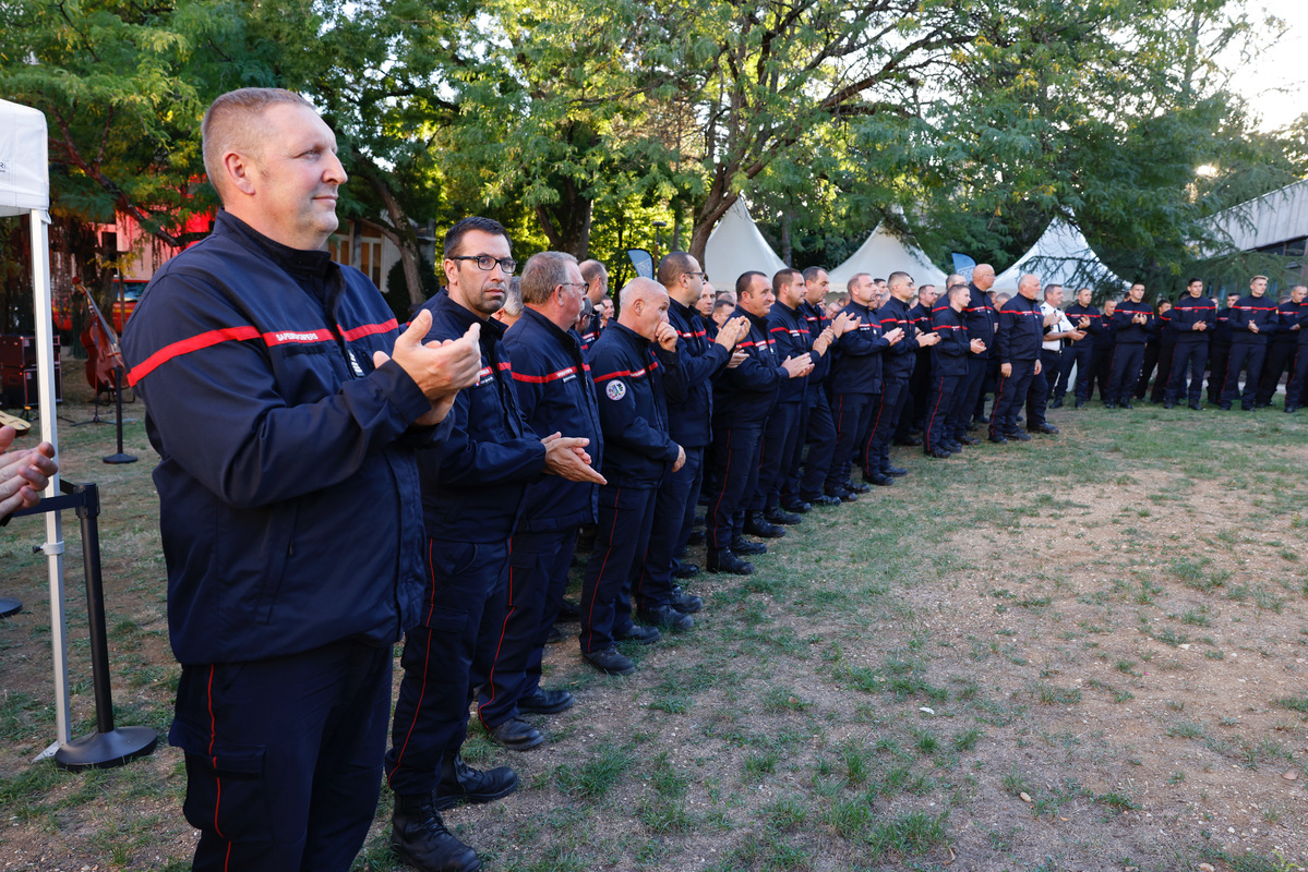 CD_CotedOr's tweet photo. [EVENEMENT] Cérémonie de remerciement
👉Le Département de Côte d'Or organise ce lundi 12 septembre une soirée  pour les sapeurs-pompiers @sdis21

🔥👨‍🚒Pour remercier les professionnels, volontaires  et le personnel administratif pour leur mobilisation durant tout l’été 2022.👨‍🚒🔥 https://t.co/hPFBrHjC0f