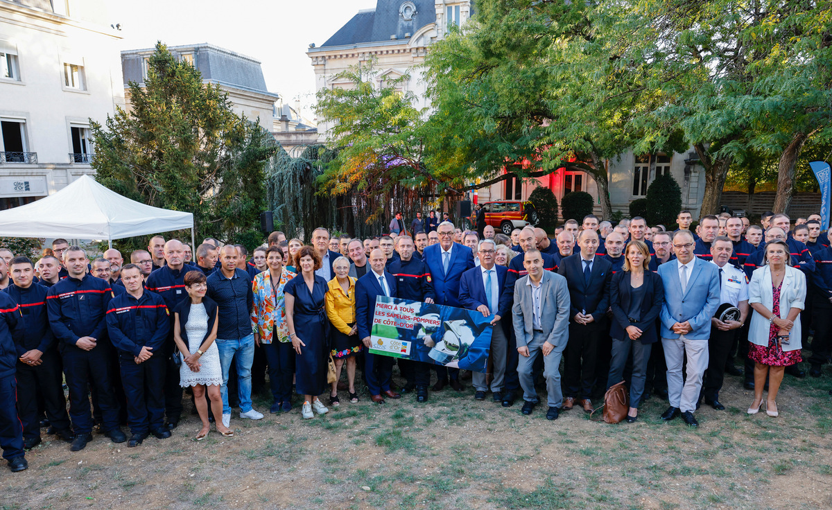 CD_CotedOr's tweet photo. [EVENEMENT] Cérémonie de remerciement
👉Le Département de Côte d'Or organise ce lundi 12 septembre une soirée  pour les sapeurs-pompiers @sdis21

🔥👨‍🚒Pour remercier les professionnels, volontaires  et le personnel administratif pour leur mobilisation durant tout l’été 2022.👨‍🚒🔥 https://t.co/hPFBrHjC0f
