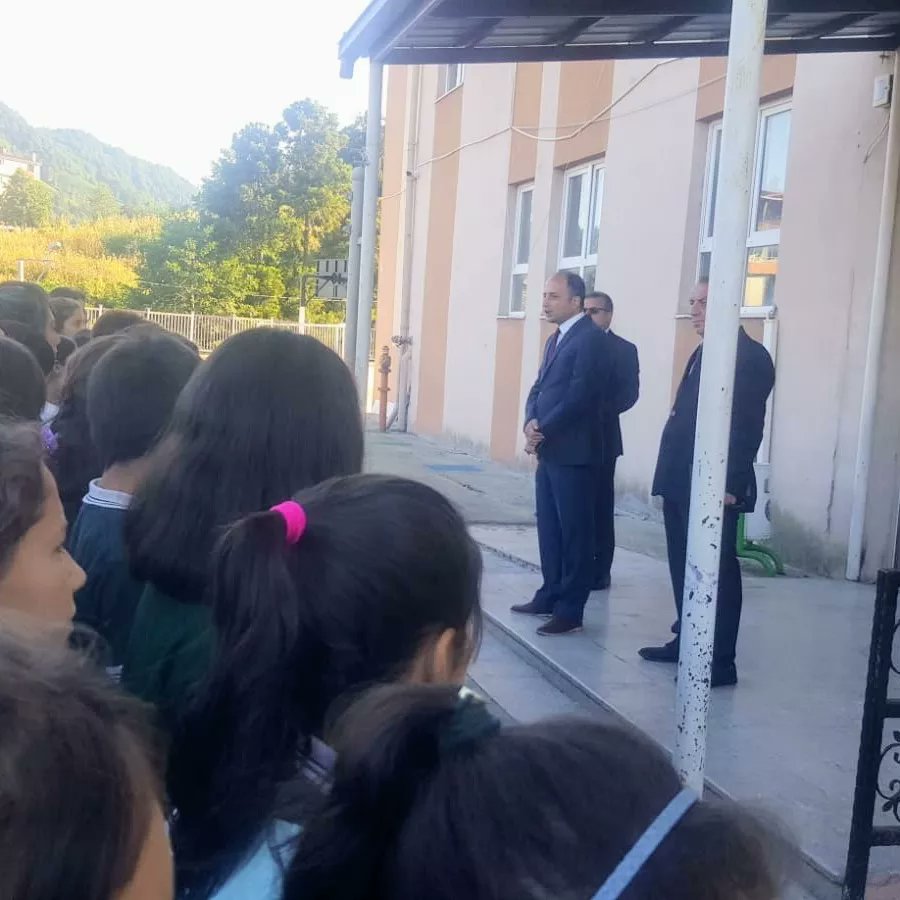 KemalpasaMem's tweet photo. Heyecanla Başladık

2022- 2023 Eğitim Öğretim Yılı ilçemiz okullarında düzenlenen törenlerle başladı. 

@tcmeb @AdemCENGIZ08 @FahriAcar08 @YilmazDoruk29 @fehmirasimcelik @nznsener
@tuncay_morkoc @KemalpasaArtvin  @Sevdamizartvinn https://t.co/m37GNnTxQA