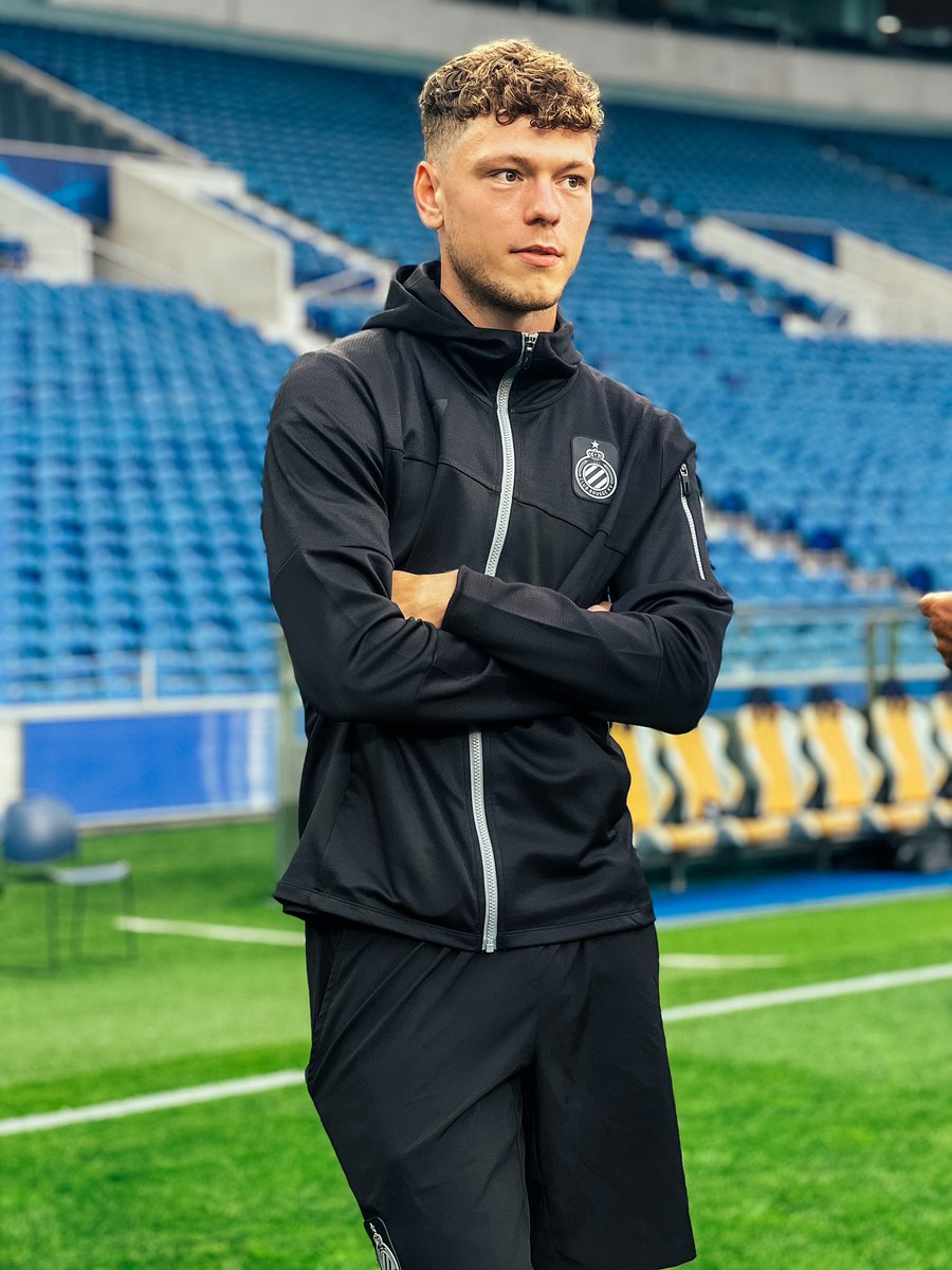 ClubBrugge's tweet photo. Pitch check. 🔍 #FCPU #UCL https://t.co/Cz00rRk1uJ