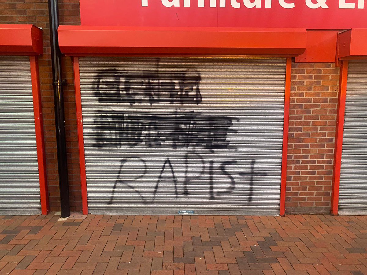 GraffitiLtd's tweet photo. Sunday morning call out to remove offensive graffiti in Manchester. #graffitiremoval #graffitiaway #graffitiremovalmanchester https://t.co/UPFQ3qXzCi