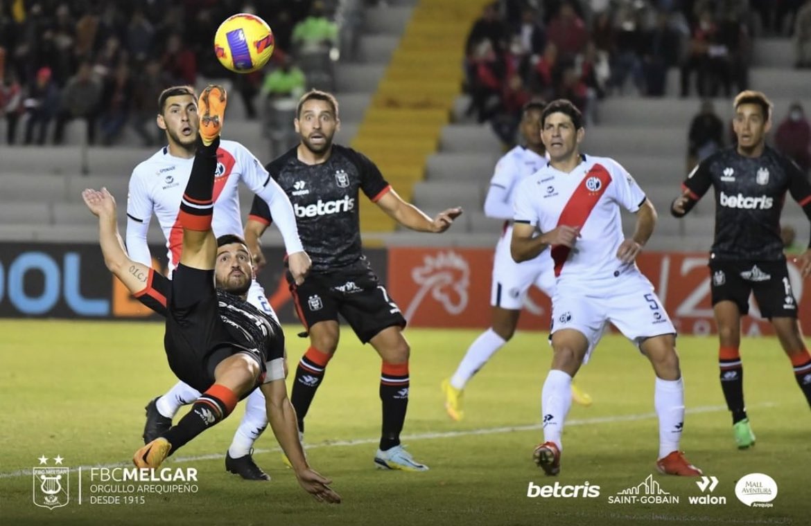 bernicuesta's tweet photo. Un triunfo muy importante en casa que nos permite seguir en lo más alto y dependiendo de nosotros mismos para lograr el objetivo a fin de año!! 🏆🔴⚫

Vamos que esto sigue!! 👊🏻

@MelgarOficial @Nike @NikeFootball @AlfilSports https://t.co/Kq9A6e0nJn
