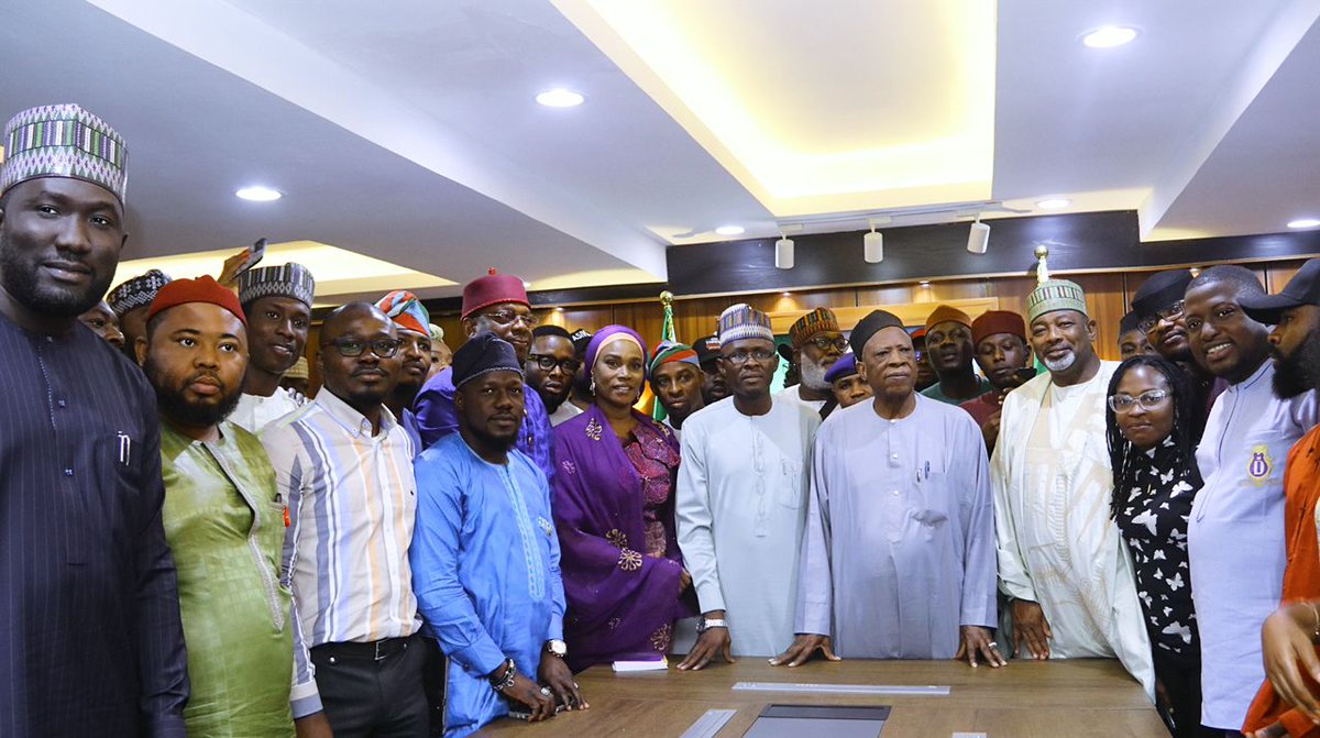 Mohammadpato1's tweet photo. Progressive Young Leaders Summit Steering Committee inaugurated today, by the @OfficialAPCNg National Chairman Sen. Abdullahi Adamu, in Abuja.
@apcngyouthwing
#PLYSUMMIT
@OfficialPigo @Alexcassy https://t.co/eiyZR5QaRc