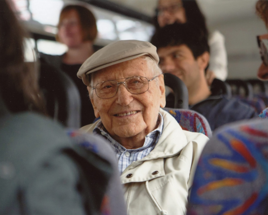 12 September 1924 | A Hungarian Jew, Tibor "Ted” Bolgar, was born in Sárospatak. 

In June 1944 he was deported to #Auschwitz from where he was taken to other camps. He was liberated during a death march from Muhldorf.

Today he turns 98.
More at <a href="/ABMFusa/">Auschwitz-Birkenau Memorial Foundation</a>: preserveauschwitz.org/survivor/ted-b…