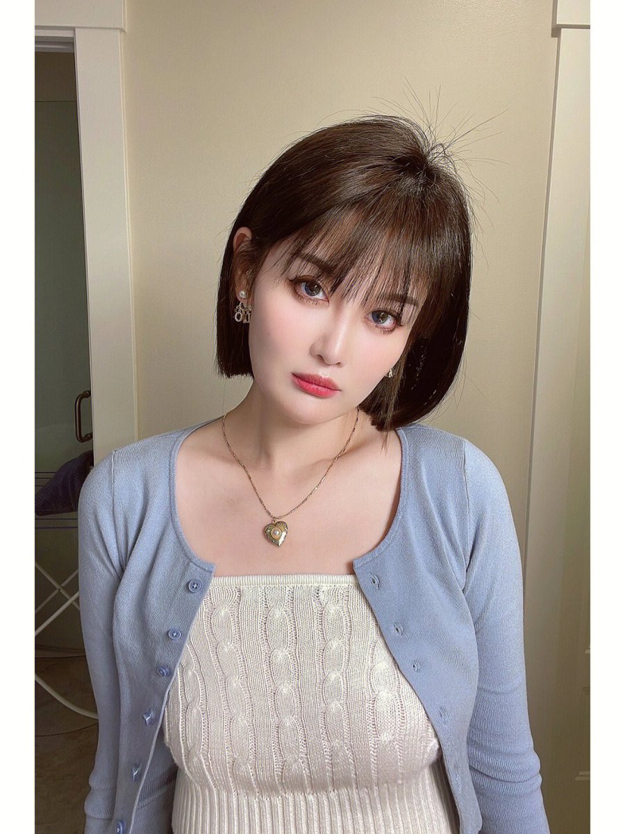 Alice____Wong's tweet photo. #seattle #usa #usa🇺🇸 #us #🇺🇸 #hair #hairfashion #hairgoals #haircolor #hairstyles #hairstyle How does the new hairstyle look? https://t.co/tVgPYzXdxO