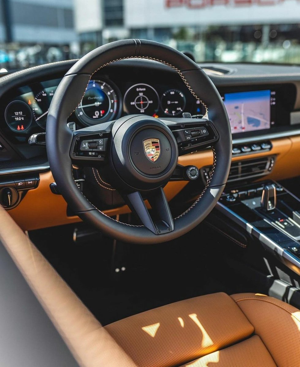 Porsche Club tweet media