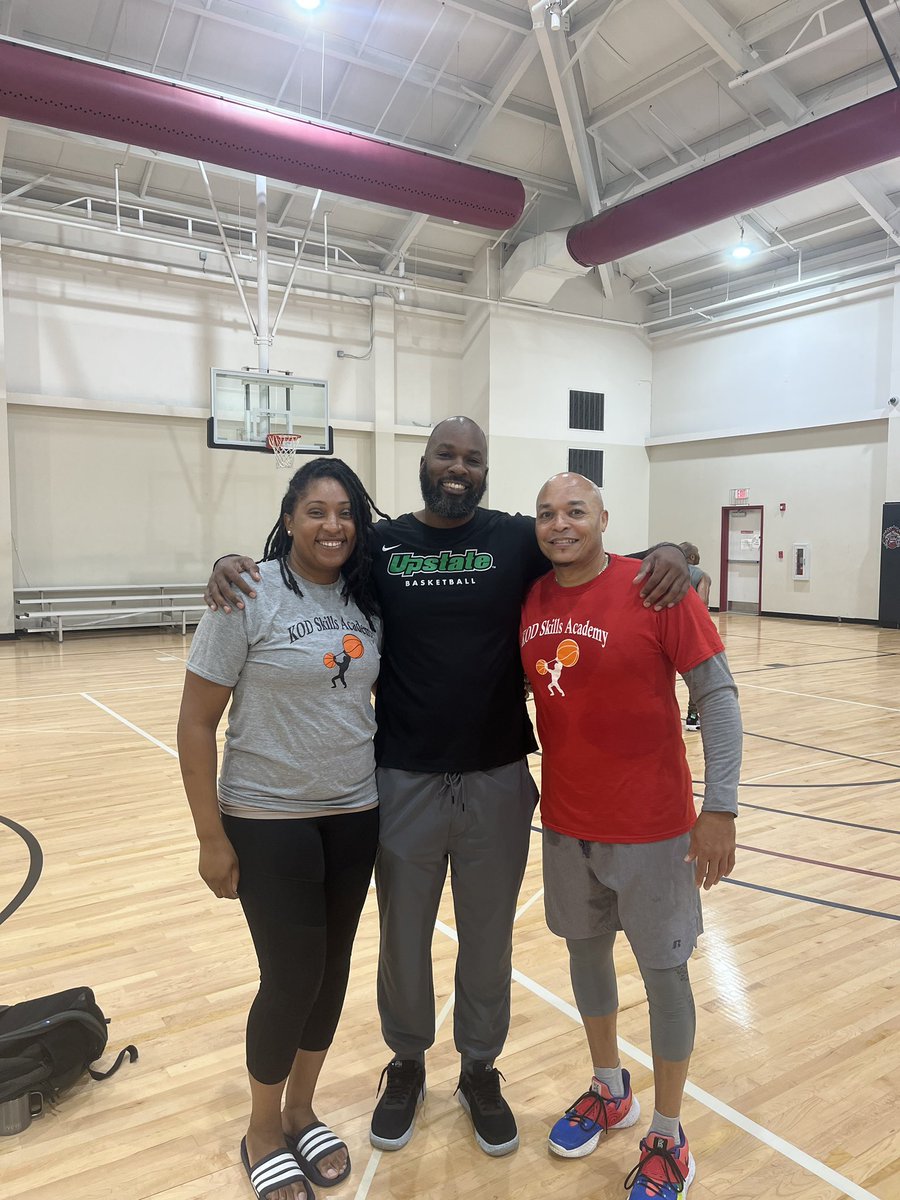 jpskills's tweet photo. Big thanks to @upstateWBB head coach @JWILLIAMS_USC_U for coming thru 5 a.m. workouts to check out our ladies! Winners win!!! #KOD #WeBuildEm https://t.co/ZDVzbJ838T