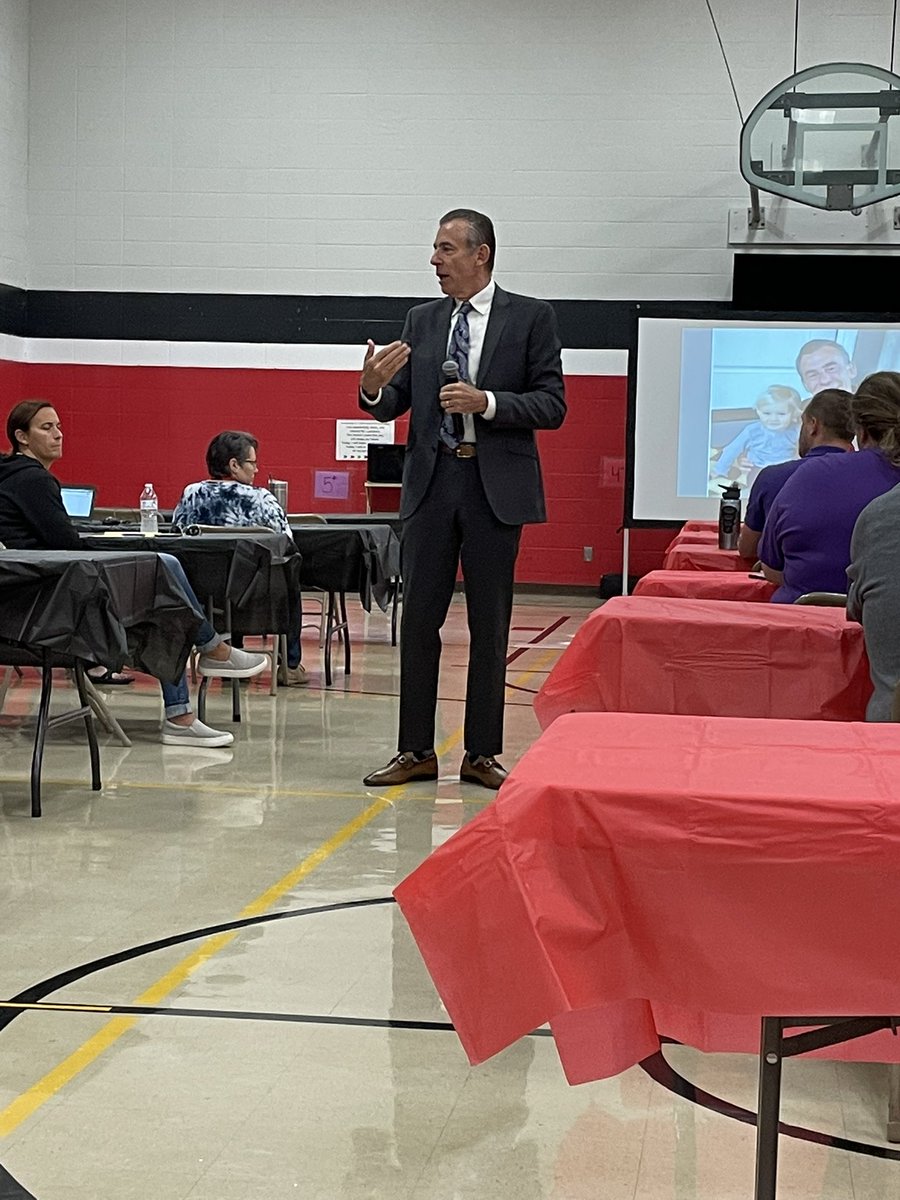 jmomm4's tweet photo. Loved having @ToddWhitaker at CR6 today. Especially sitting down with him and our admin team! Thanks for spending time with us today! https://t.co/VmOzg22UfJ