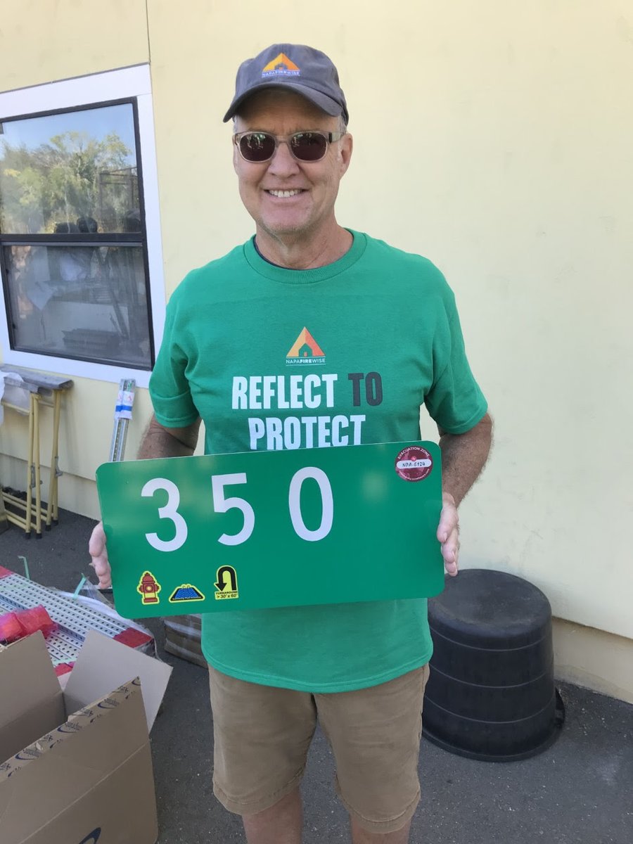 FireWiseNapa's tweet photo. Last month, #NapaFirewise, Calistoga Fire Safe Council, Diamond Mountain Fire Safe Council, &amp; @BankoftheWest kicked off #ReflectToProtect throughout Calistoga. With the help of 32 Bank of the West employee volunteers, we installed signs at 228 properties. https://t.co/NVnC0J524D https://t.co/rJ8gu1axWa