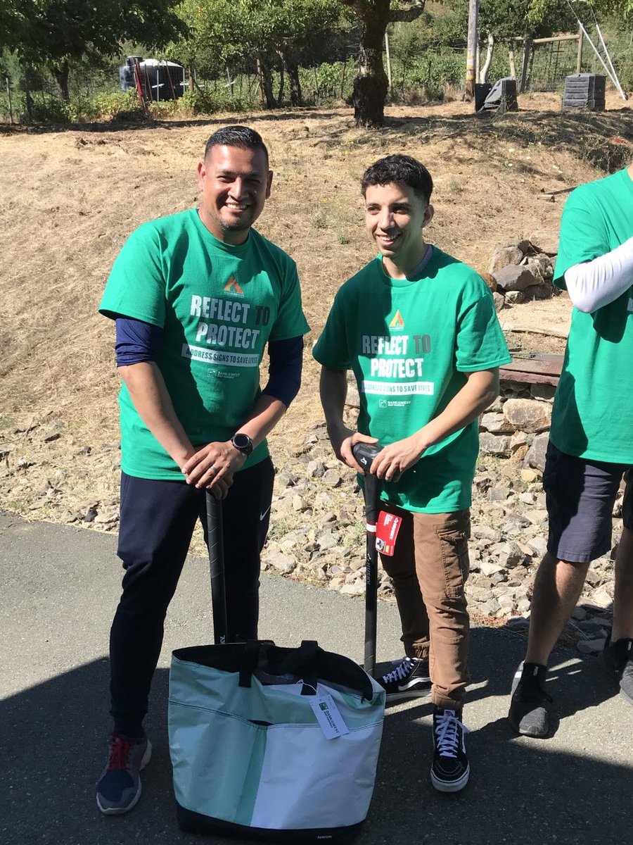 FireWiseNapa's tweet photo. Last month, #NapaFirewise, Calistoga Fire Safe Council, Diamond Mountain Fire Safe Council, &amp; @BankoftheWest kicked off #ReflectToProtect throughout Calistoga. With the help of 32 Bank of the West employee volunteers, we installed signs at 228 properties. https://t.co/NVnC0J524D https://t.co/rJ8gu1axWa