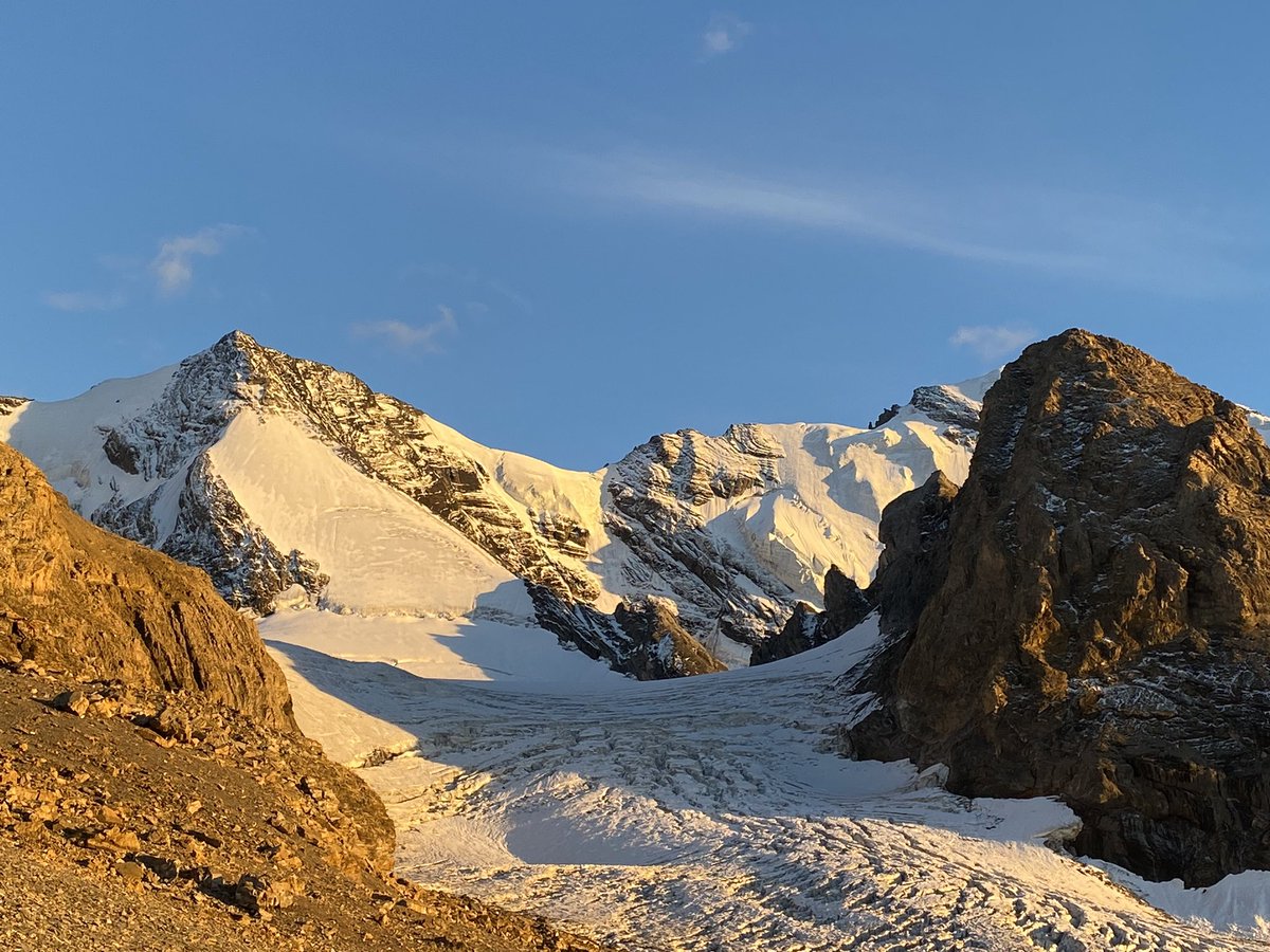 pjboes71's tweet photo. Zonsondergang bij de Blumlisalphütte 🇨🇭🇨🇭 https://t.co/9KQkjkrnCF