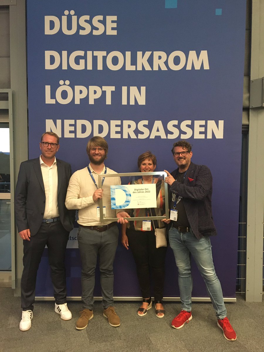 mb_nds's tweet photo. Herzlichen Glückwunsch zur Wahl des „digitalen Ortes des Jahres 2022“ an das @MedienzentrumH! https://t.co/6aT6tjrODl