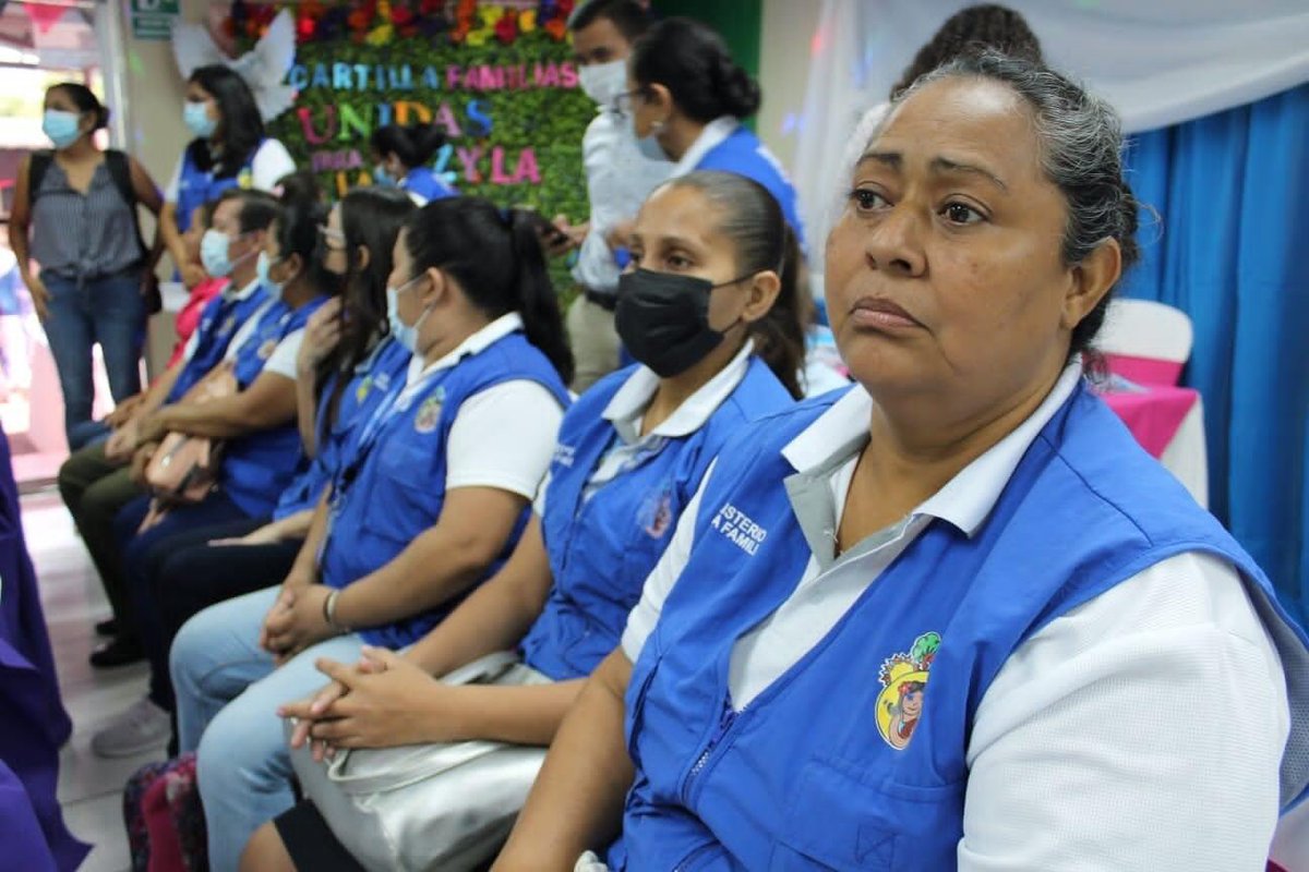 ClsNicaragua's tweet photo. #LoUltimo
#BuenGobierno a través de #MIFAM lleva a cabo el Lanzamiento de la Cartilla Familias Unidas para la Paz y la Vida
#PatriaBenditayLibre #HayPatria
#LaPazNosUne https://t.co/QiAbzjvPu3