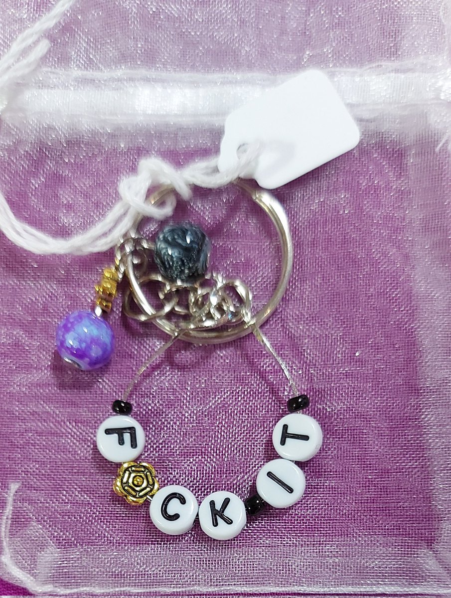 @RTisSocial Hello, I can custom make jewellery that's sweary 😊
This is a keyring I made, but I can make jewellery as well, elastic bracelets etc 💜 #MHHSBD