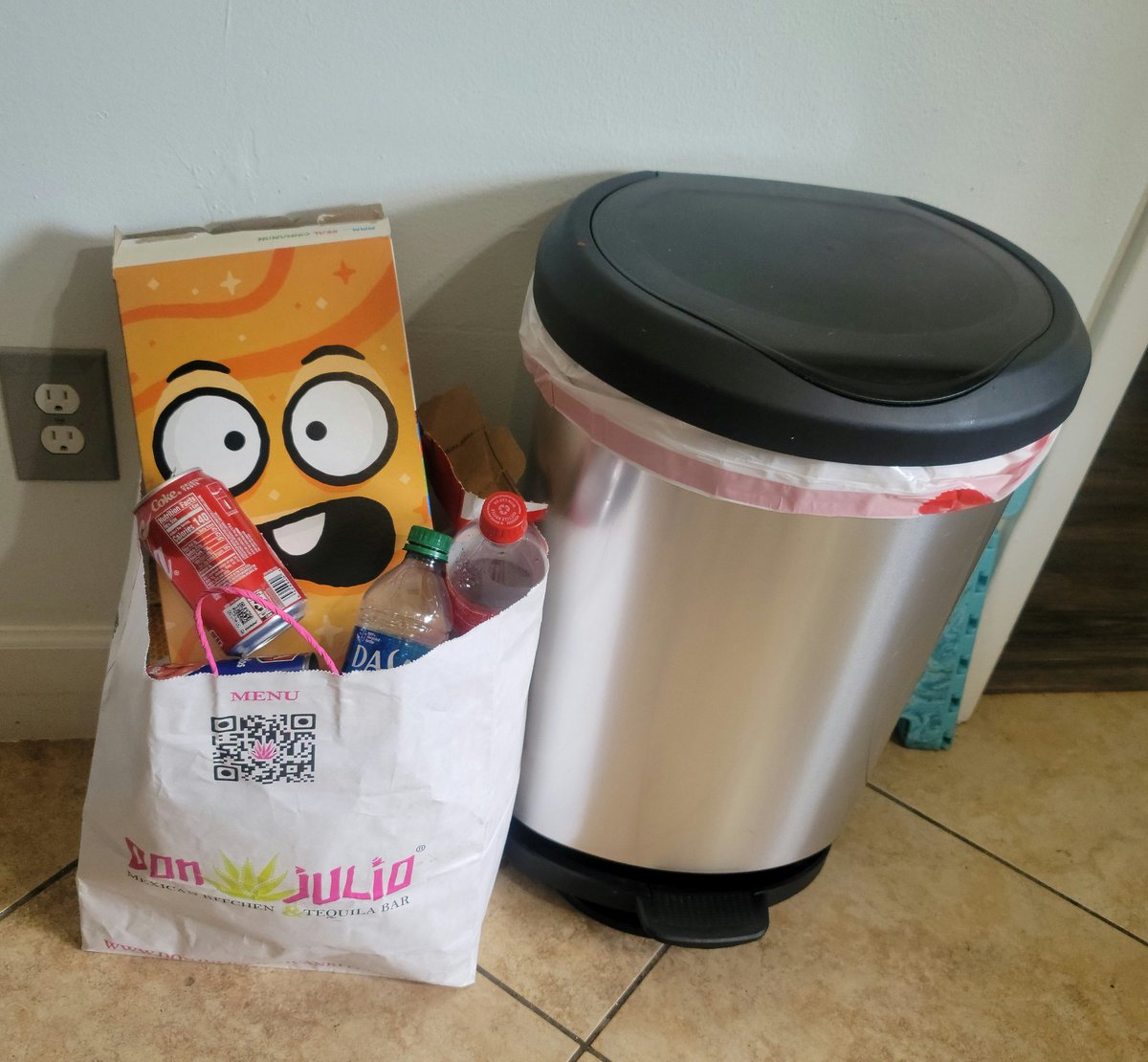 Jnt1980's tweet photo. @GeneralMills someone's not happy he's going in the trash #cereal #breakfast #trash #recycle https://t.co/8tknO55BHi