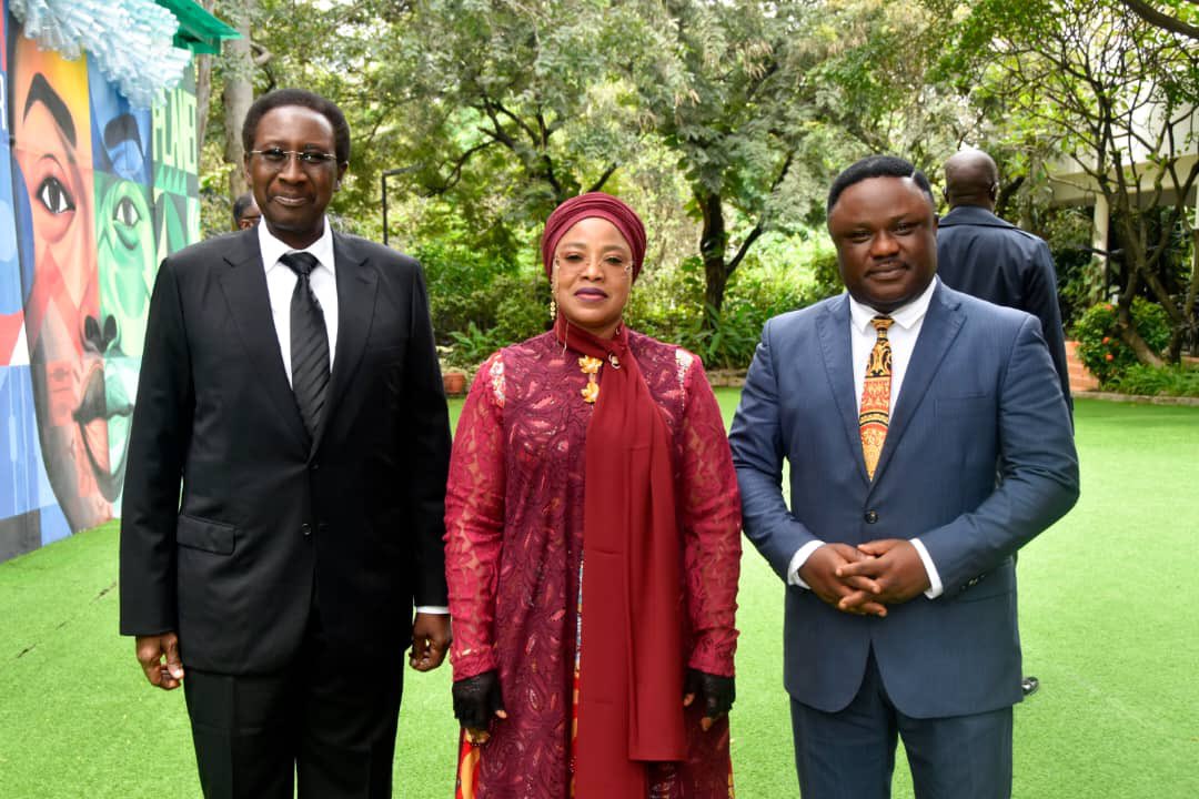 DrRamatuAliyu's tweet photo. Earlier today, I paid a condolence visit to the @UKinNigeria High Commissioner, Her Excellency, Ms @CatrionaLaing1, in Abuja over the death of Her Majesty, Queen Elizabeth II. https://t.co/ewMIlm2ATV