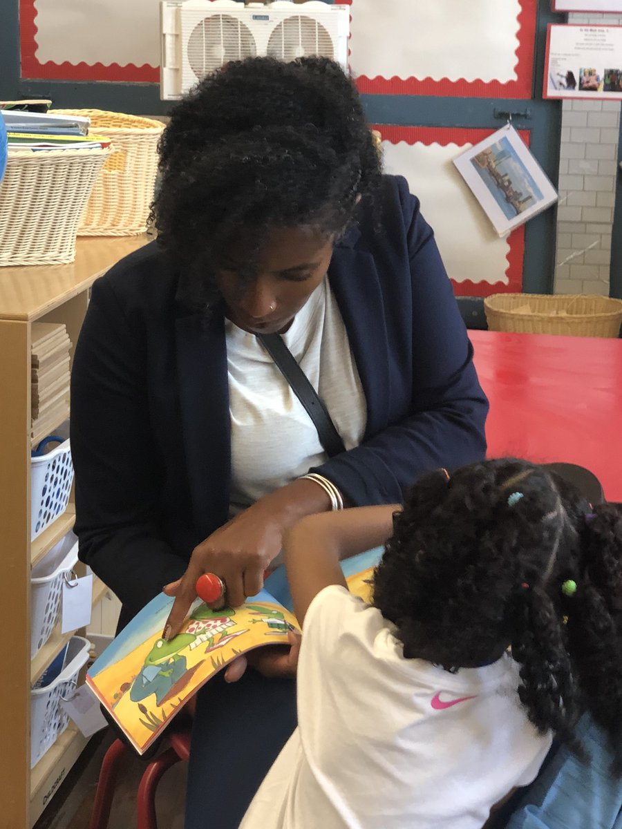 EarlyPilot's tweet image. So much fun on the first day of K: reading, singing, playing. #firstdayofschool #MusicMonday #fun @BostonSchools @BPSEarlyLearn @BPS_OMME