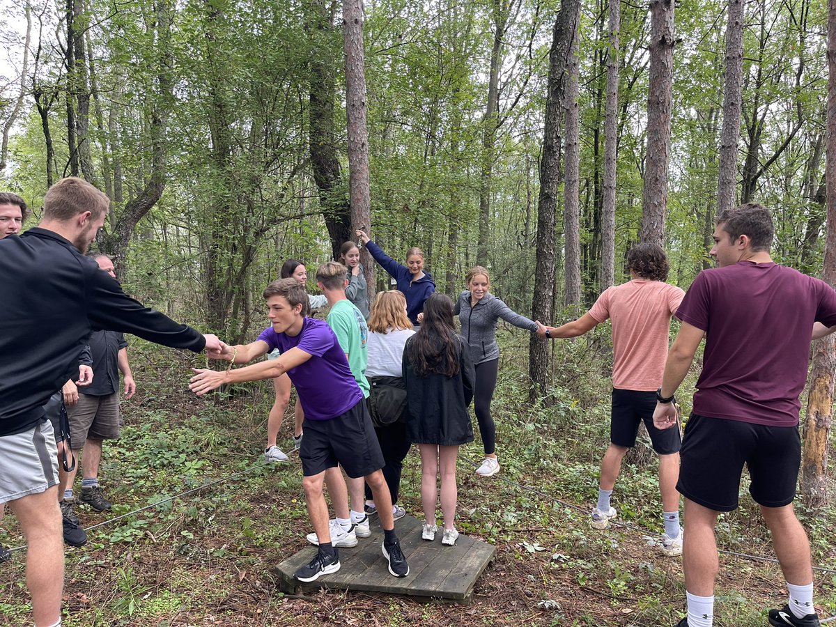 TheCoachRich's tweet photo. Day 2.
Adventure based learning.

Today’ challenges 
-Whale watch
-Team triangle 

Skills learned/put to use:
-Trust
-Teamwork 
-Hard work 
-Perseverance 
-Accountability 
-Encouragement

Building the foundation needed for a productive school year &amp; future. https://t.co/CV5RS6EJ7Q