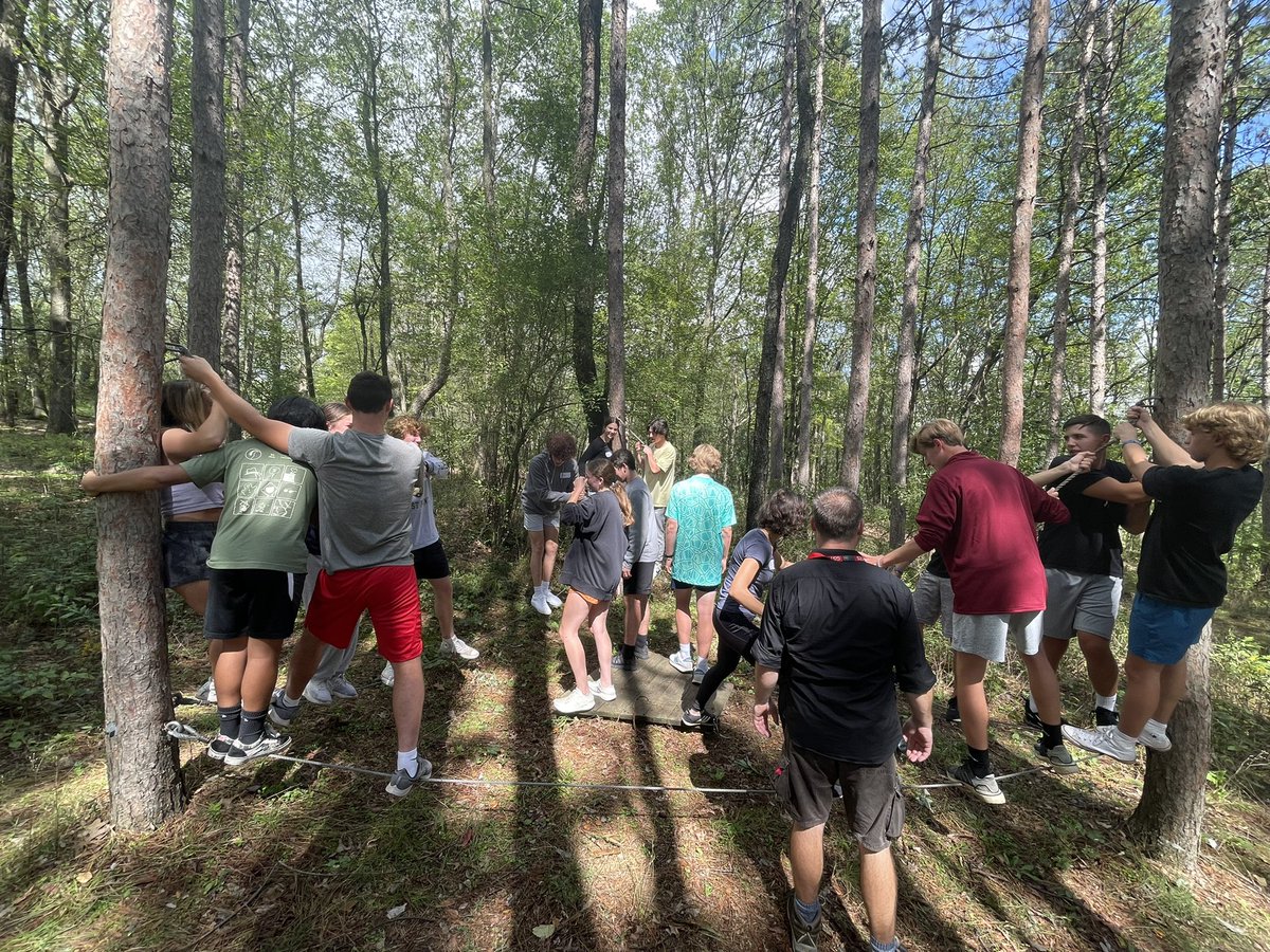 TheCoachRich's tweet photo. Day 2.
Adventure based learning.

Today’ challenges 
-Whale watch
-Team triangle 

Skills learned/put to use:
-Trust
-Teamwork 
-Hard work 
-Perseverance 
-Accountability 
-Encouragement

Building the foundation needed for a productive school year &amp; future. https://t.co/CV5RS6EJ7Q