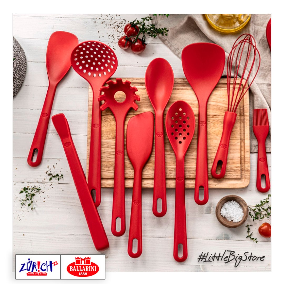 Zurich_Store's tweet photo. 🔴 La serie de accesorios de cocina Rosso de BALLARINI se compone de trece formas diferentes, todo lo que necesitas para una verdadera cocina de chef.

#LittleBigStore
https://t.co/JyiOtXYTIJ

#BALLARINI #BALLARINIRosso #MatteoThunDesign #utensilioscocina  #cocina  #chef https://t.co/AsLE8w6Lcv