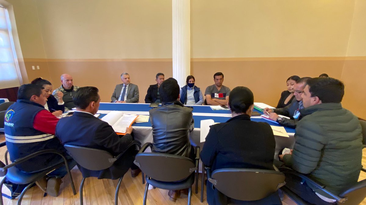 #IntendenciaDeChimborazo me reuní con representantes de EP EMMPA, MAG, SRI, SENAE, AGROCALIDAD y el GAD Municipal de Riobamba; con la finalidad de coordinar acciones que permitan realizar el control de ingreso de productos al Mercado de Productores Agrícolas #SanPedrodeRiobamba