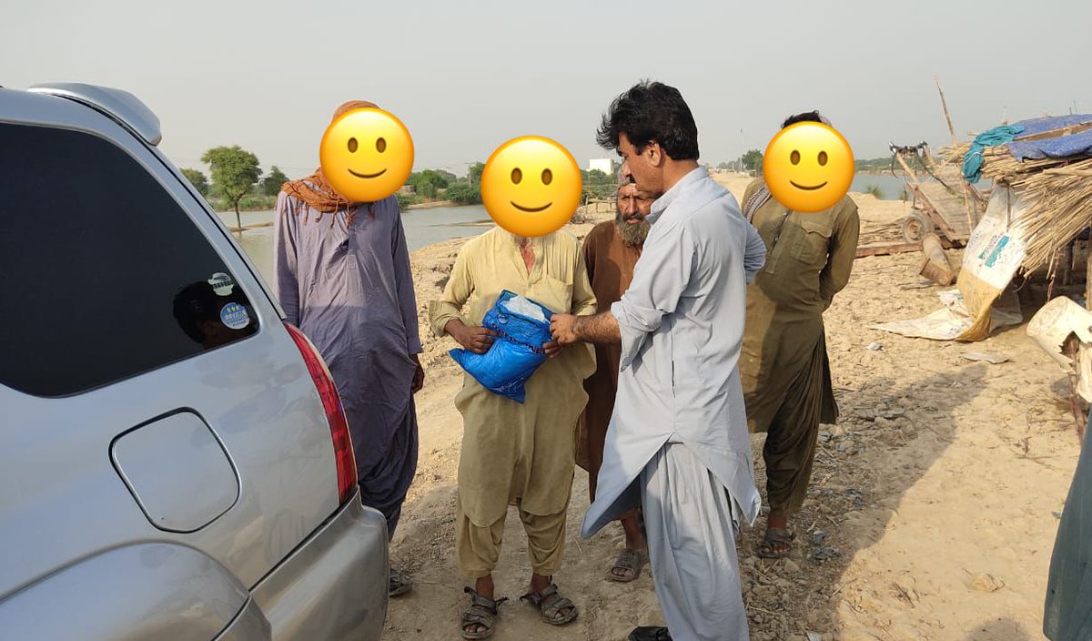 S_ismail777's tweet photo. Today on behalf of @BYACBalochistan, I have distributed 100 mosquito nets, coil, mospel and some other essential to flood affectees in Pat feeder area in Naseerabad Balochistan. @sikanderbizenjo @BanariMengal @Khalidismaill https://t.co/NoLJy9tFAd