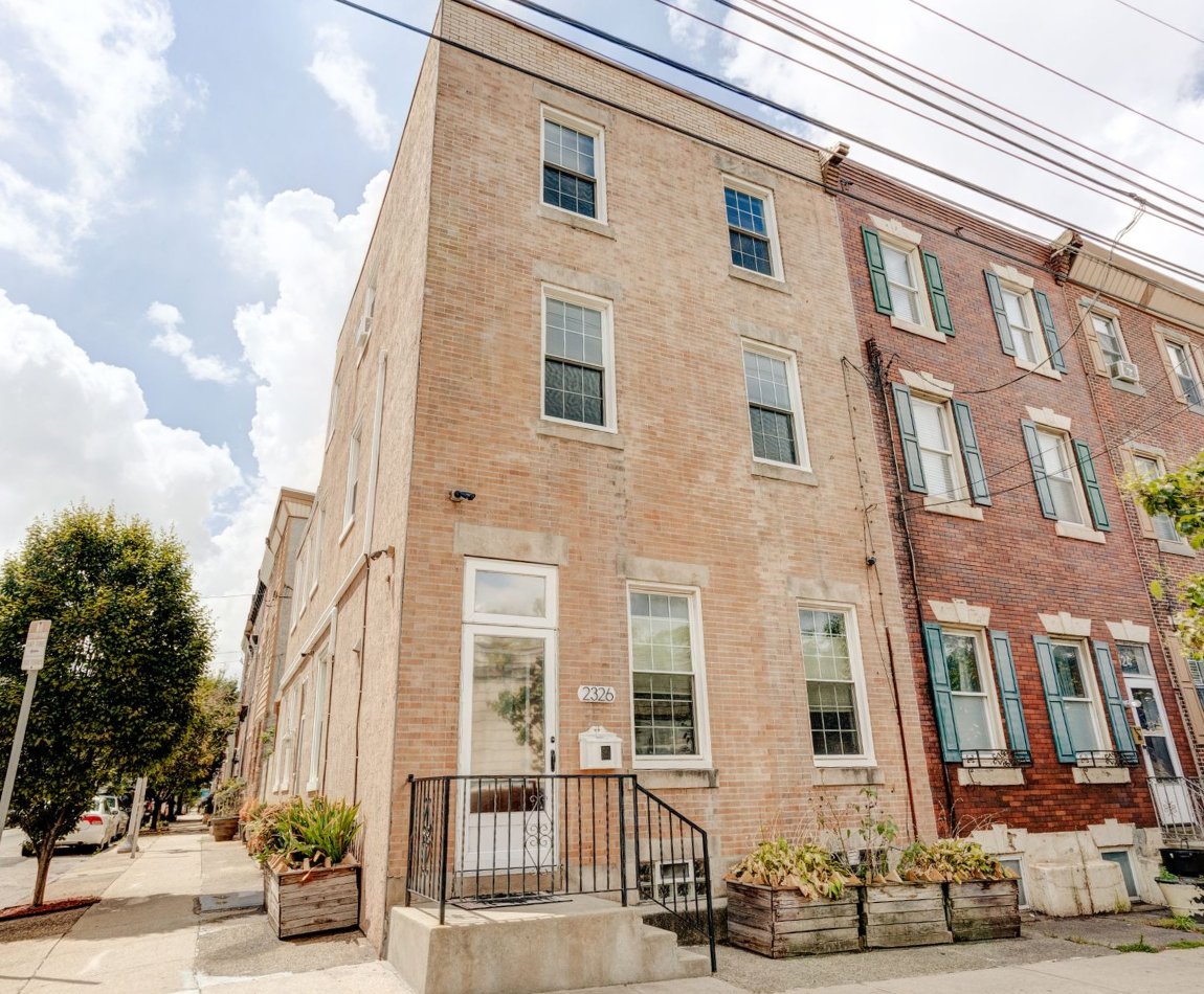 EWRhomes's tweet photo. 2326 E Lehigh Ave, Philadelphia, PA 19125🏡🔑$450,000• 4 BR• 2 BA• 2,014 SF• MLS PAPH2154984  #listed #new #newlisting #listing #forsale #houseforsale #home #house #townhouse #townhome #rowhome #endofrow #yard #backyard  #realestate #ewrhomes #philadelphia #philly #fishtown https://t.co/asmkQPOOTp