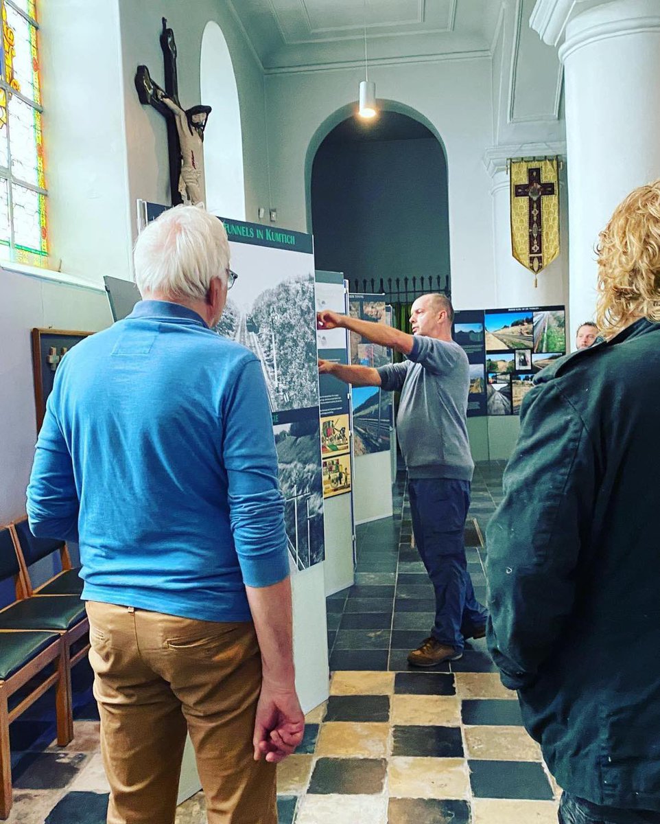 StadTienen's tweet photo. 🚃 Waar werd de allereerste spoorwegtunnel van het Europese vasteland gebouwd? In Kumtich bij Tienen begot! Ontdek het verhaal tijdens de expo in de St.-Gilliskerk in #Kumtich, nog t/m 16/10 elk weekend gratis te bezoeken van 14 tot 17u. #thuisintienen https://t.co/wJdKgbOtX0