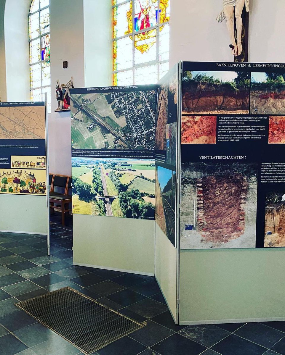 StadTienen's tweet photo. 🚃 Waar werd de allereerste spoorwegtunnel van het Europese vasteland gebouwd? In Kumtich bij Tienen begot! Ontdek het verhaal tijdens de expo in de St.-Gilliskerk in #Kumtich, nog t/m 16/10 elk weekend gratis te bezoeken van 14 tot 17u. #thuisintienen https://t.co/wJdKgbOtX0