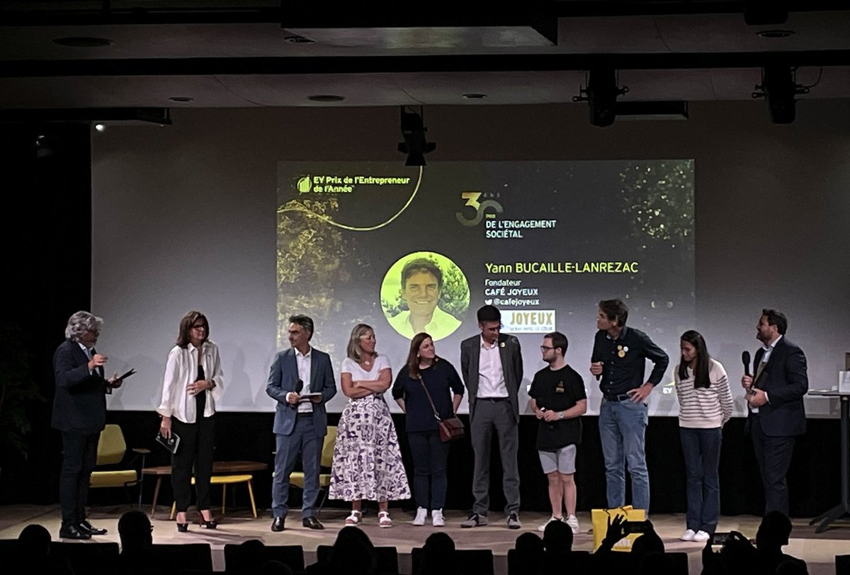 #eoyfr bravo <a href="/cafejoyeux/">Café Joyeux</a> pour le prix de l’engagement sociétal #inclusion « ce que j aime dans mon travail, c est être heureux! » : rien à ajouter. <a href="/EYFrance/">EY France</a>