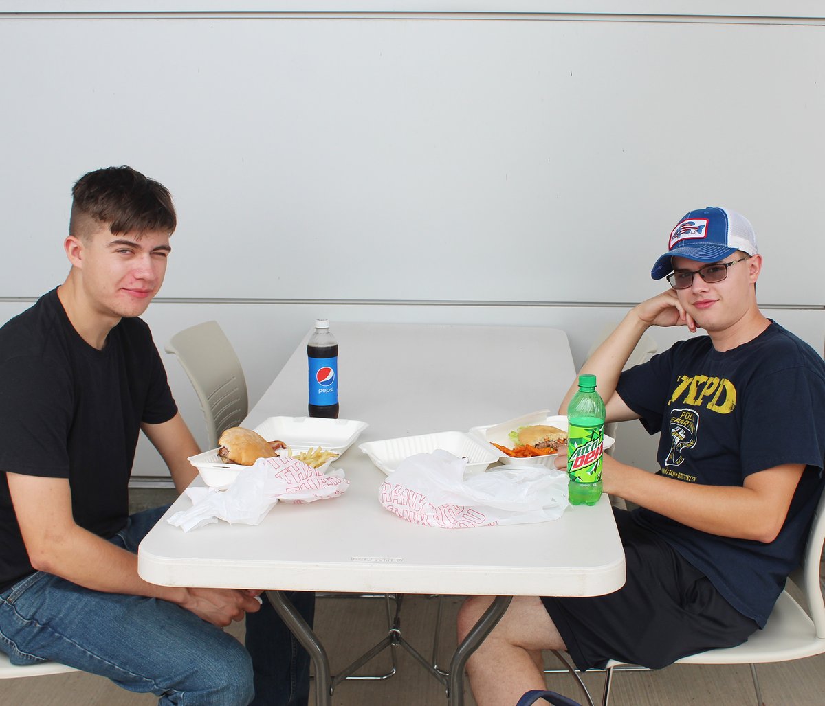 CayugaCC's tweet photo. Thank you to all our #students who joined us in #Fulton today for lunch! #cayuga #communitycollege #education #fultonny #fall2022 #newstudents #returningstudents https://t.co/Ux4Jw7xbWp