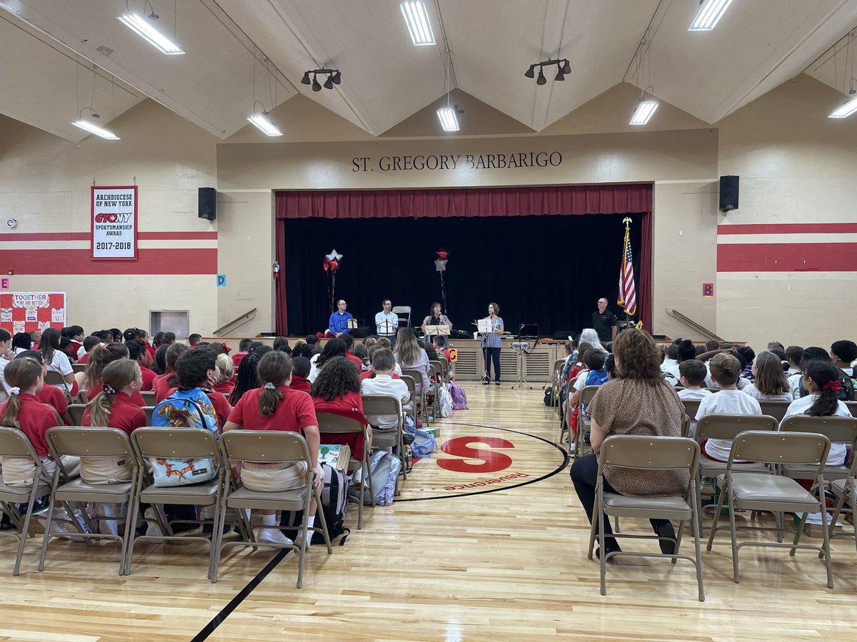 SGBschool's tweet photo. A special thanks to Paul Effman Music for coming in giving an awesome presentation! #sgbstrong #music #band #catholicschool https://t.co/qOYSvbHtng