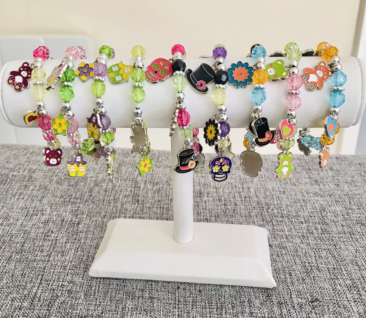 Beautiful charm bracelets - an ideal small gift! 
besthandmade.co.uk/store/a-canvas…

#MHHSBD #MJNWVIP #smartsocial