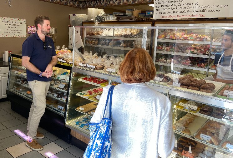 HanselForNH's tweet photo. Making a Southern NH Swing! 

Of course it wouldn't be complete without a stop at Cyr Lumber and Klemm's Bakery in Windham! 

#NHPolitics #NH02 https://t.co/6oJjNKyBBc