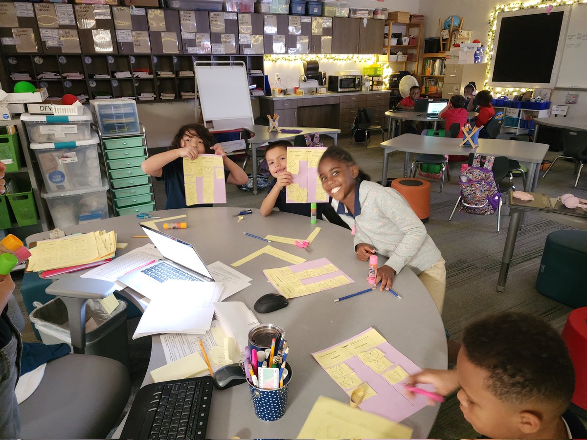 MathCoachMoya's tweet image. What is a polygon? @LandryLonghorns 2nd graders can tell you! Geometry is fun! #CFBproud @MathinThePark @Cockerhame